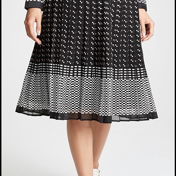 Club Monaco Pletala skirt in size 6 - Picture 2 of 5